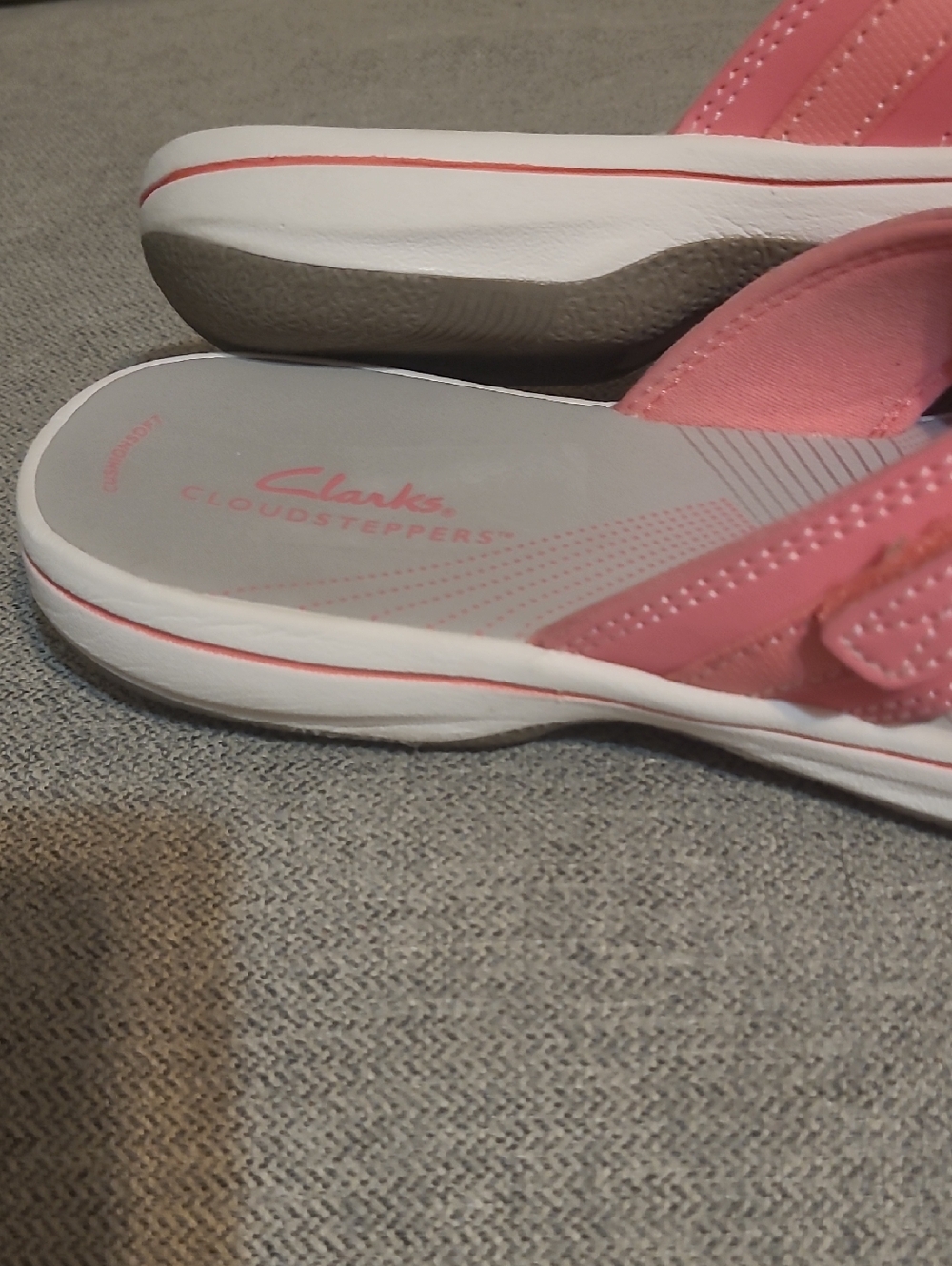 Clarks Pink Sandals - Picture 8 of 8